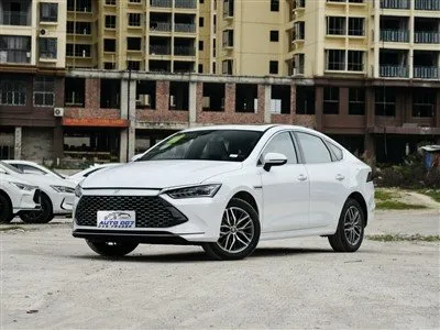 BYD Qin Plugin Hybrid bíll