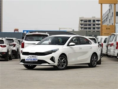 Kia K3 bensínbíll
